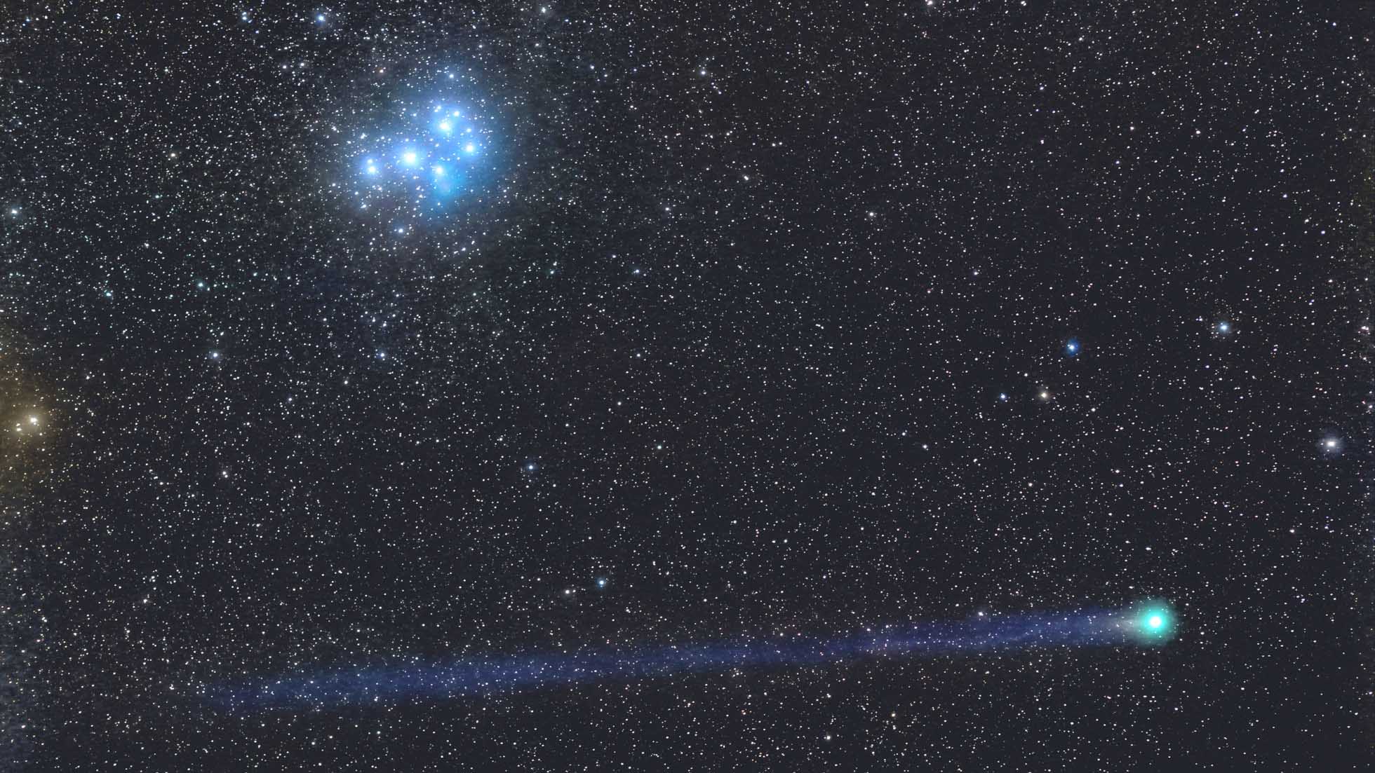 Plejaden en komeet Lovejoy. Foto van Cristian Fattinnanzi